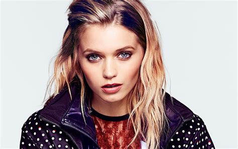  Abbey Lee Kershaw: A Rising Supermodel with an Intriguing Journey 