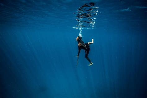 A Champion Diver with an Intriguing Journey through Life