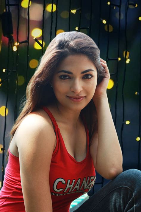 Age is Just a Number: Parvathy Omanakuttan's Age-Defying Beauty