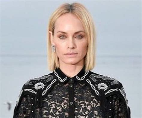 Amber Valletta Biography: A Journey of Accomplishments and Influence
