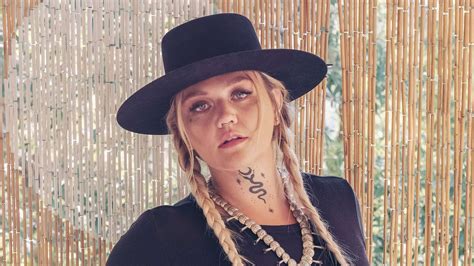 Breaking Through: The Defining Moment in Elle King's Remarkable Journey