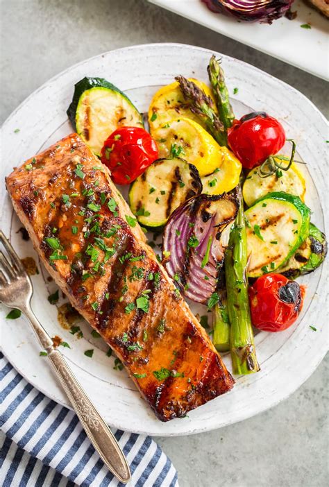 Delightful and Nutritious: 5-Ingredient Salmon with Roasted Vegetables