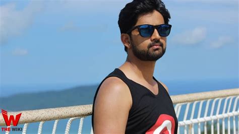 Discover the physical attributes that enhance Shashank Ketkar's on-screen presence