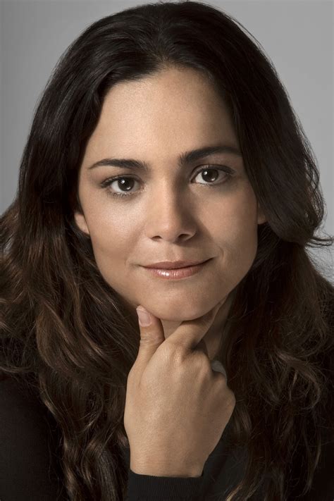 Early Life and Background of Alice Braga