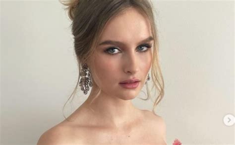 Early Life of Olivia DeJonge: A Rising Star's Journey Begins