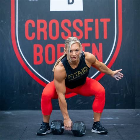 Emma Lundberg's Figure and Fitness Routine