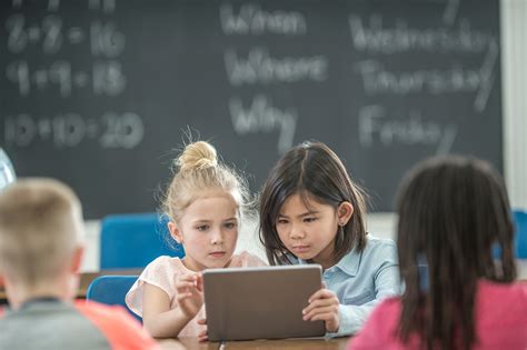 Empowering Students through Online Learning