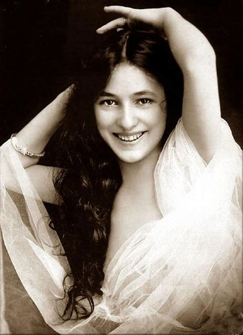 Evelyn Nesbit: A Comprehensive Life Story