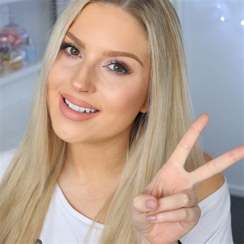 Exploring Shannon Shaaanxo's YouTube Journey