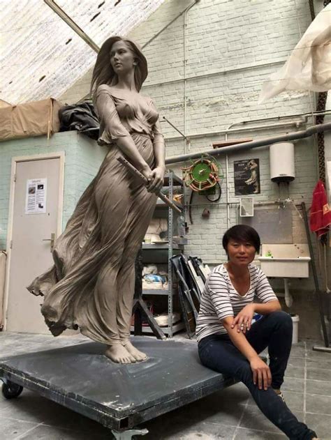 Gizelle Santo's Figure: Sculpting Beauty