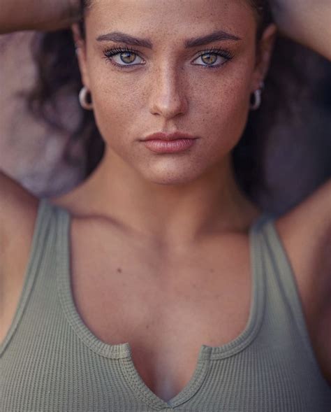 Jade Chynoweth's Financial Success: The Key to Her Popularity