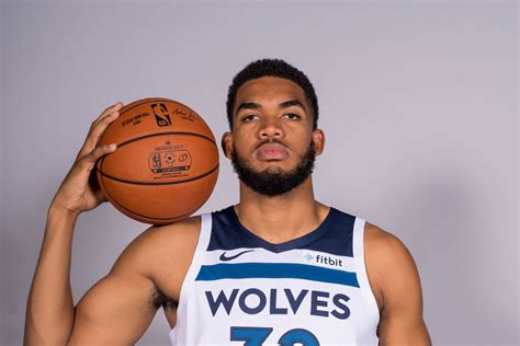 Karl Towns Sr.'s Height: A Towering Presence on and off the Court