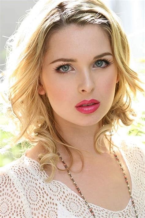 Kirsten Prout's Age and Height: Personal Details of the Talented Actress