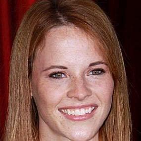 Overview of Katie Leclerc's Wealth and Earnings