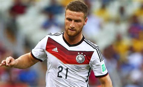 Physical Attributes: Exploring Mustafi's Height and Figure