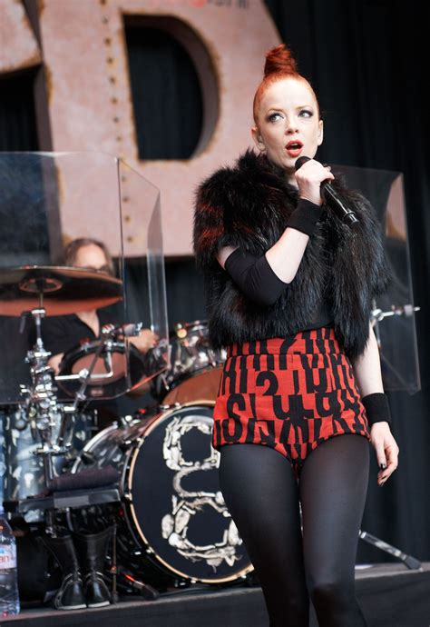 Rising to Stardom: The Journey of Shirley Manson