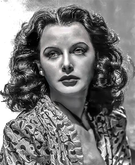 The Remarkable Life of Hedy Lamarr: A Transformation from Hollywood Starlet to Innovative Trailblazer