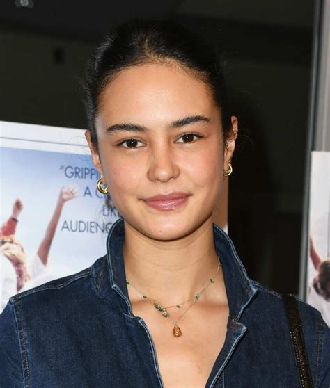 Towering Beauty: Unveiling Courtney Eaton's Mesmerizing Height