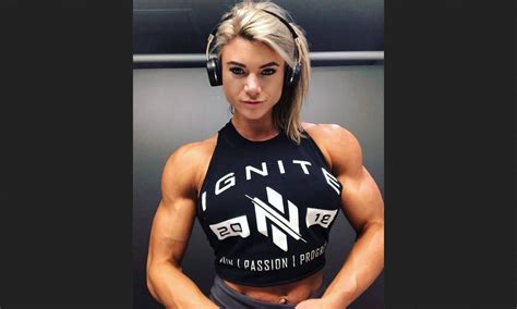 Unveiling Ashley Cancian's Perfect Figure and Fitness Secrets